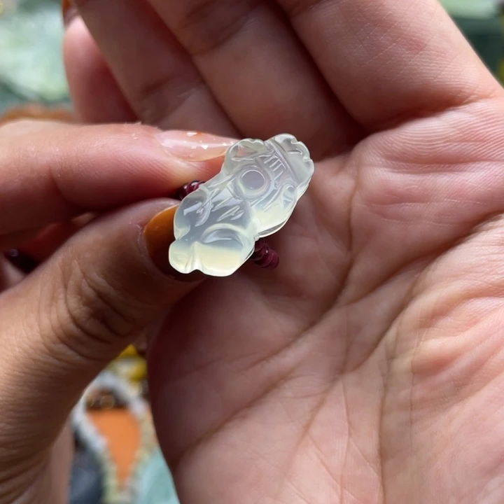 未镶嵌蛇纹石玉颈饰