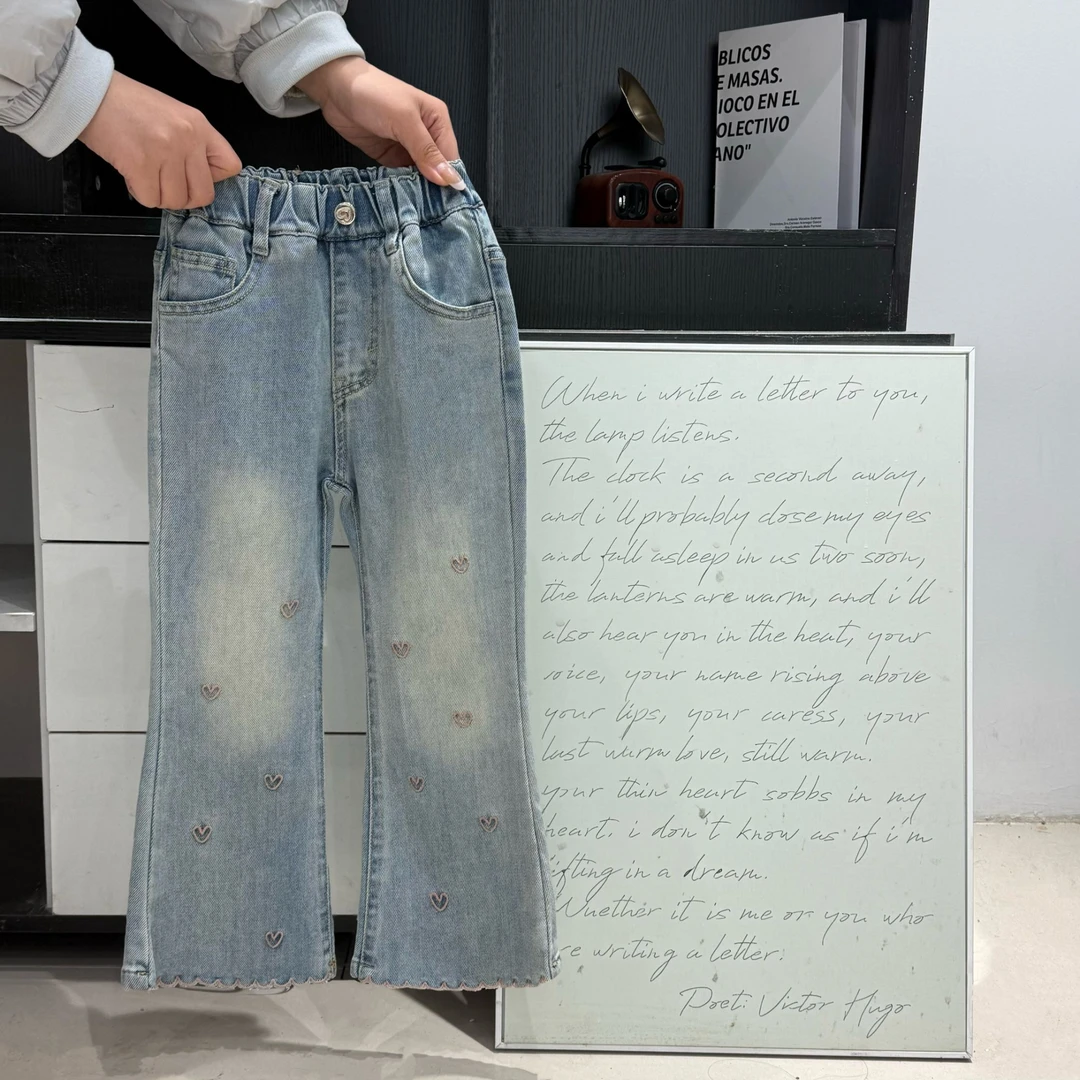 C25119春秋爱心刺绣牛仔裤