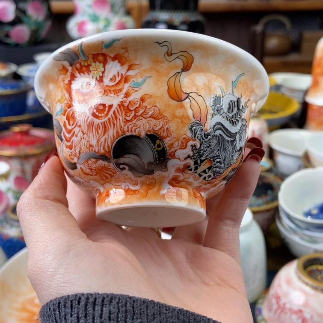 陶瓷艺术家的作品是一