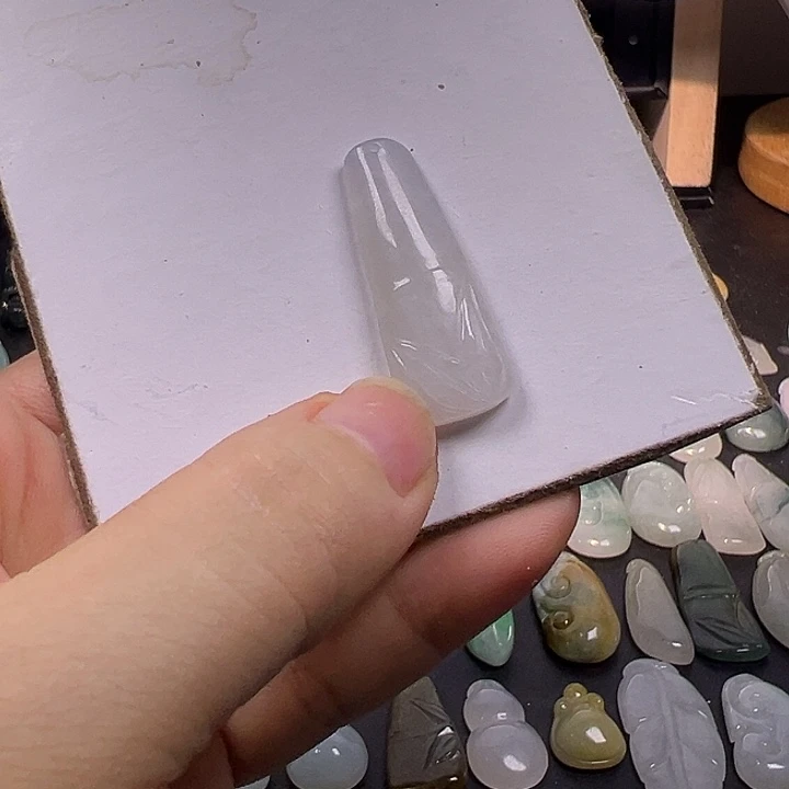 翡翠未镶嵌颈饰03