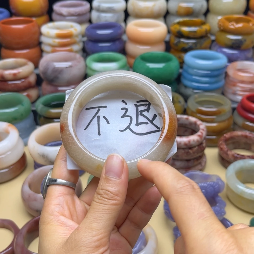 未镶嵌手镯石英质玉