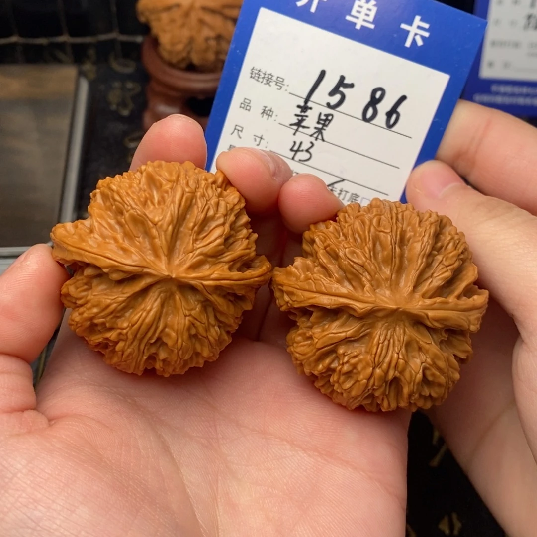 文玩核桃吊坠好果子