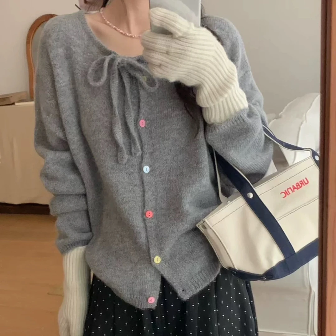 纯色系带彩扣休闲2025早秋新款针织开衫宽松软糯显瘦百搭毛衣外套