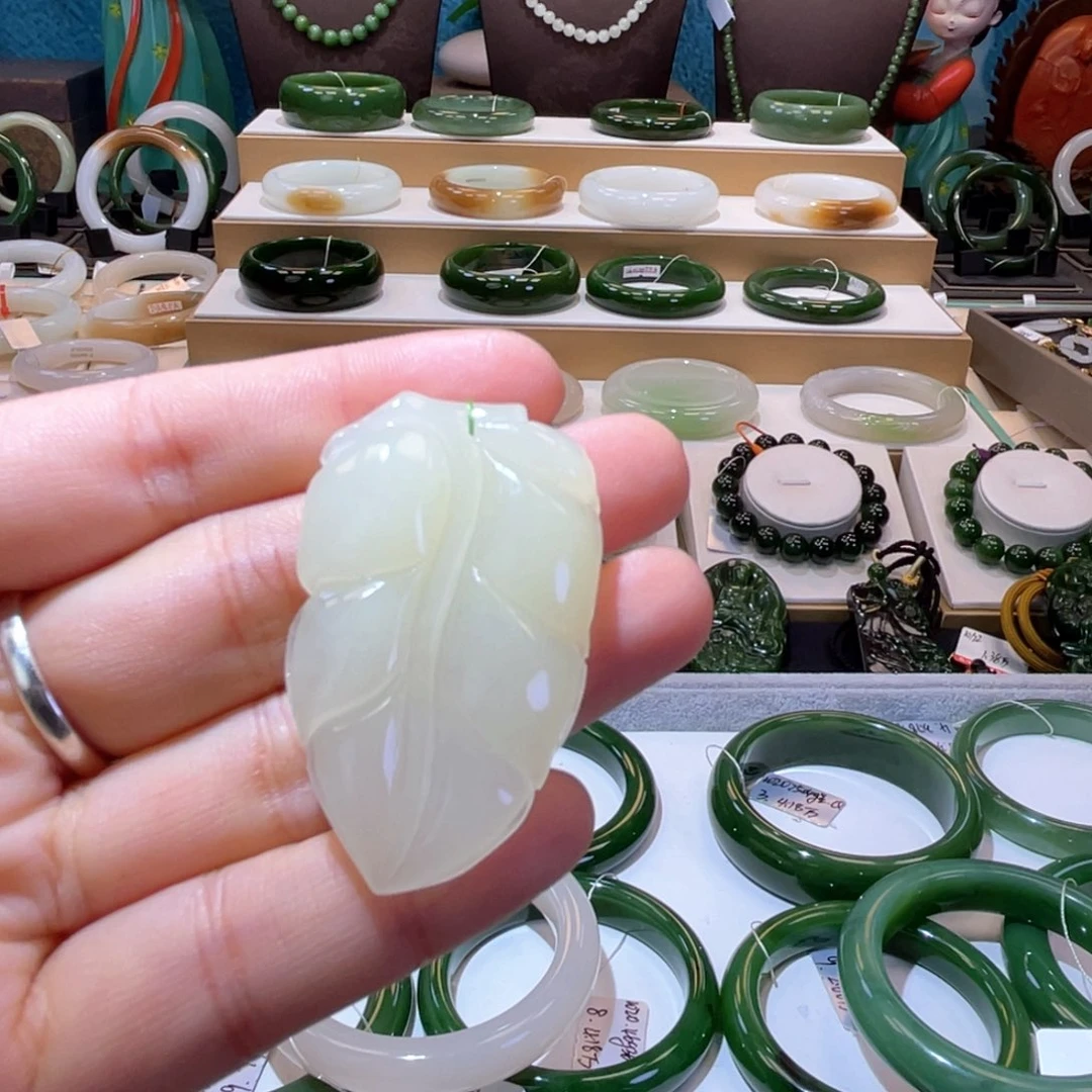 和田玉未镶嵌颈饰高品奶油黄吊坠