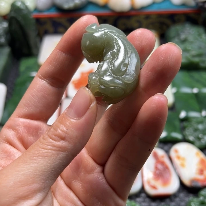 未镶嵌和田玉挂件