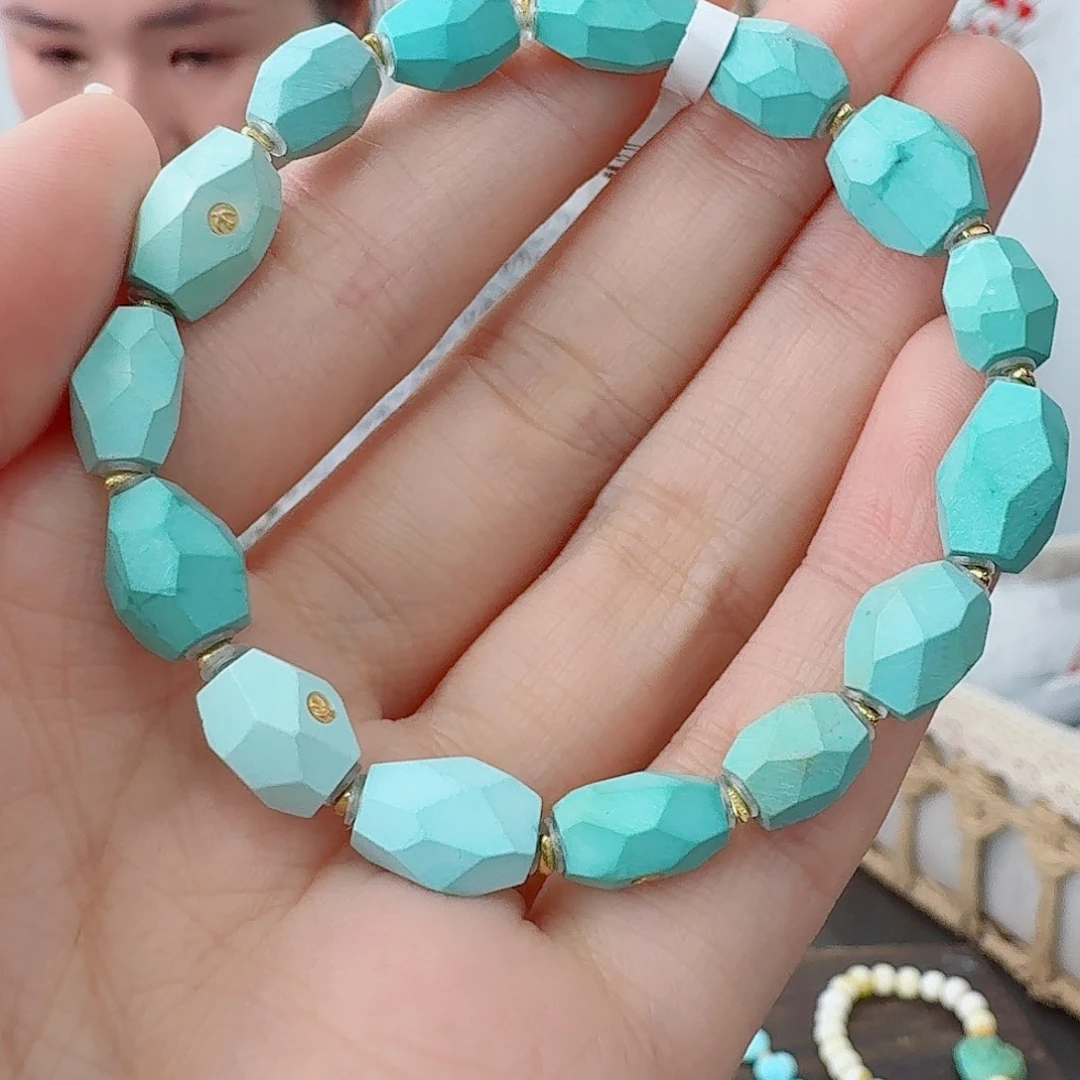 摇****绿松石未镶嵌珠宝奇石