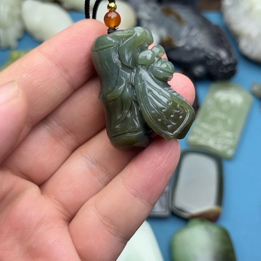 和田玉未镶嵌颈饰