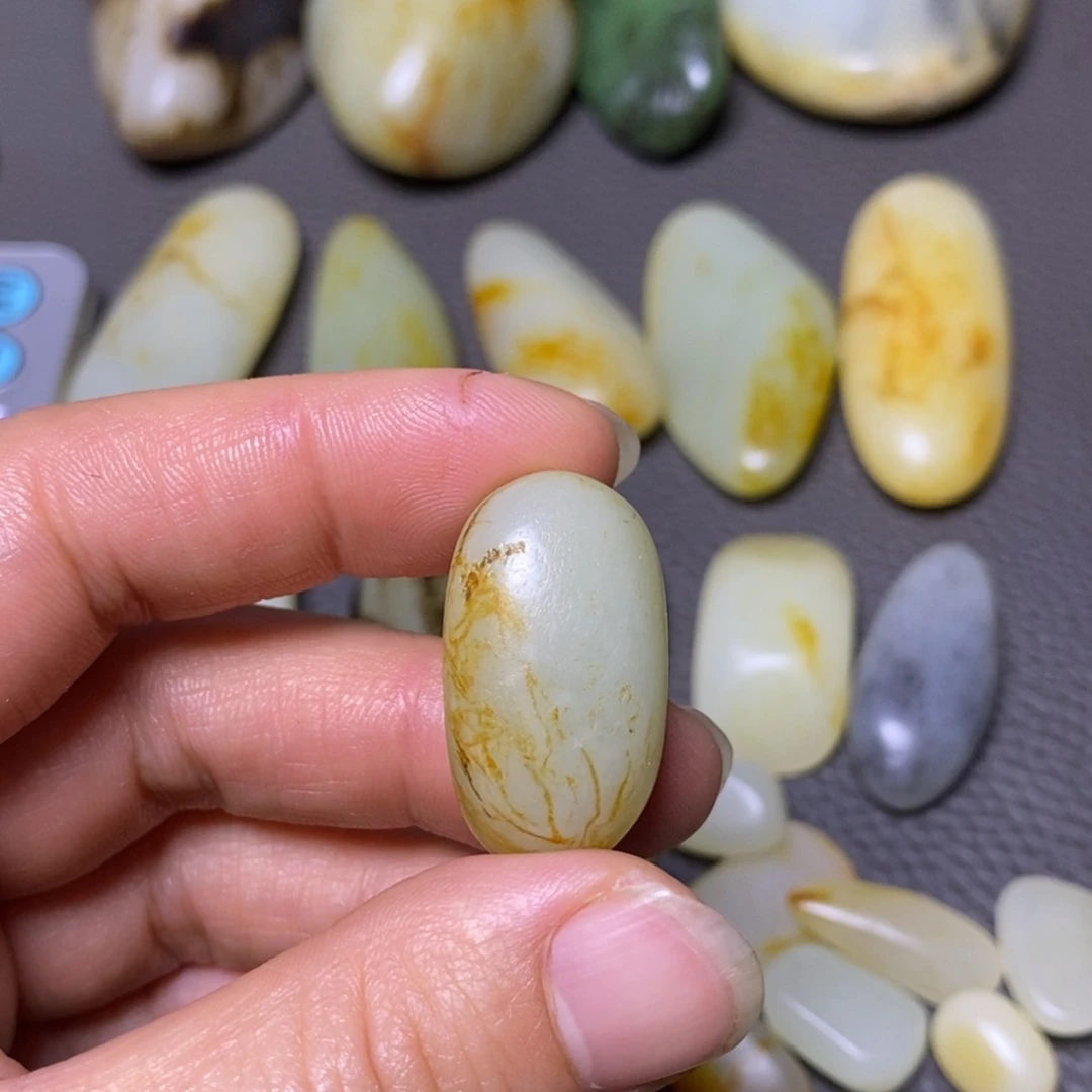 和田玉（糖玉）未镶嵌挂件