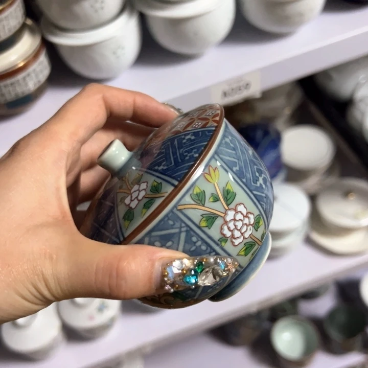 盖碗瓷器直播放漏中