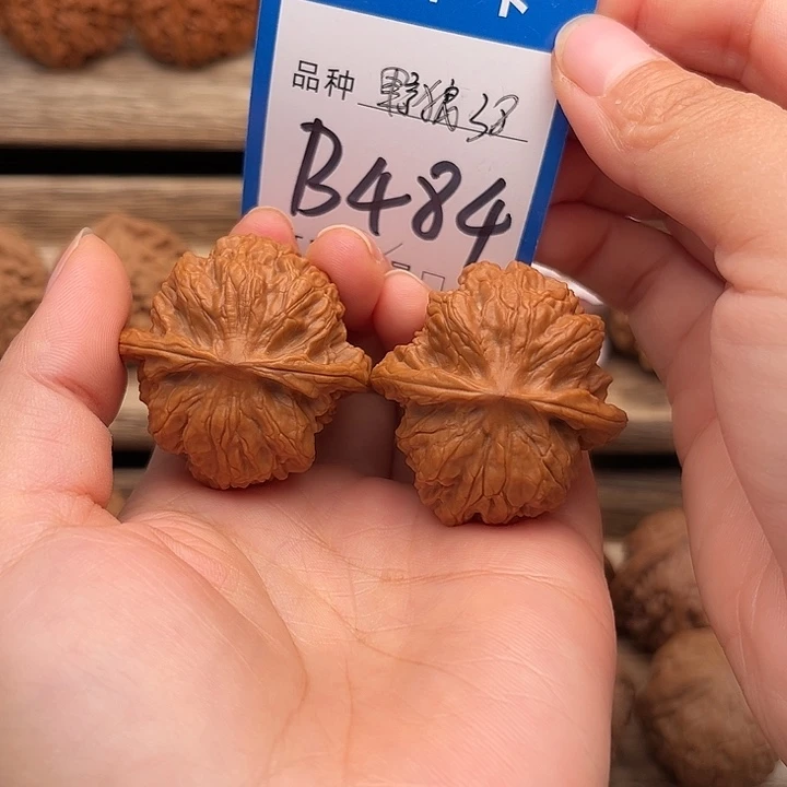 文玩核桃吊坠全品野狼38