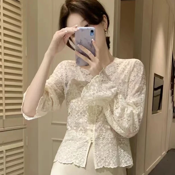春夏包袖小众V领气质打底衫法式蕾丝短款休闲风时尚
