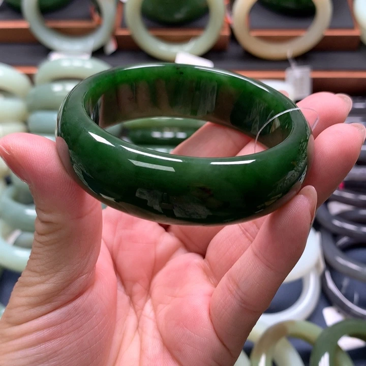 【闪购商品】未镶嵌手镯和田玉（碧玉）