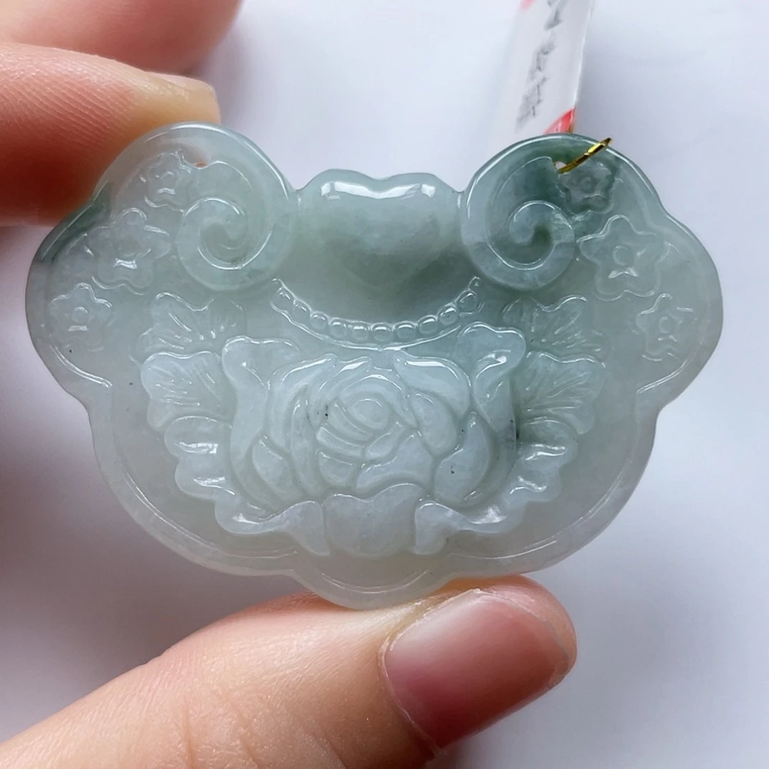 翡翠未镶嵌颈饰小沙眼