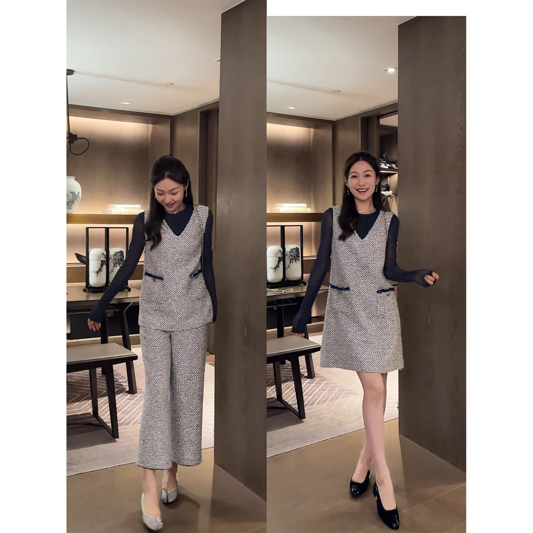 W·HAHA【闪亮之名】名媛风百搭V领无袖背心裙套装60932