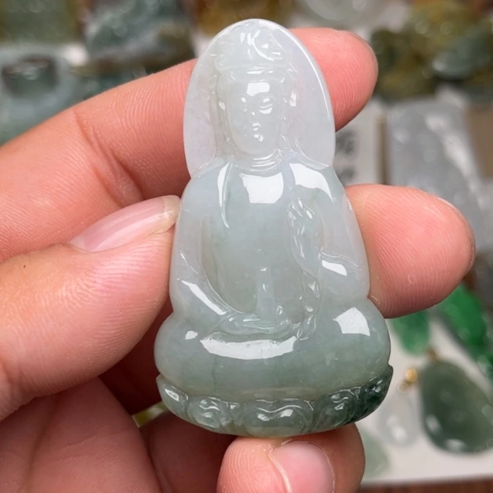 翡翠未镶嵌颈饰素衣观音
