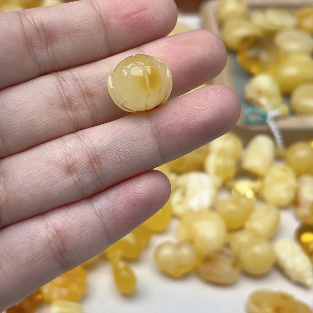 蜜蜡未镶嵌裸石配饰