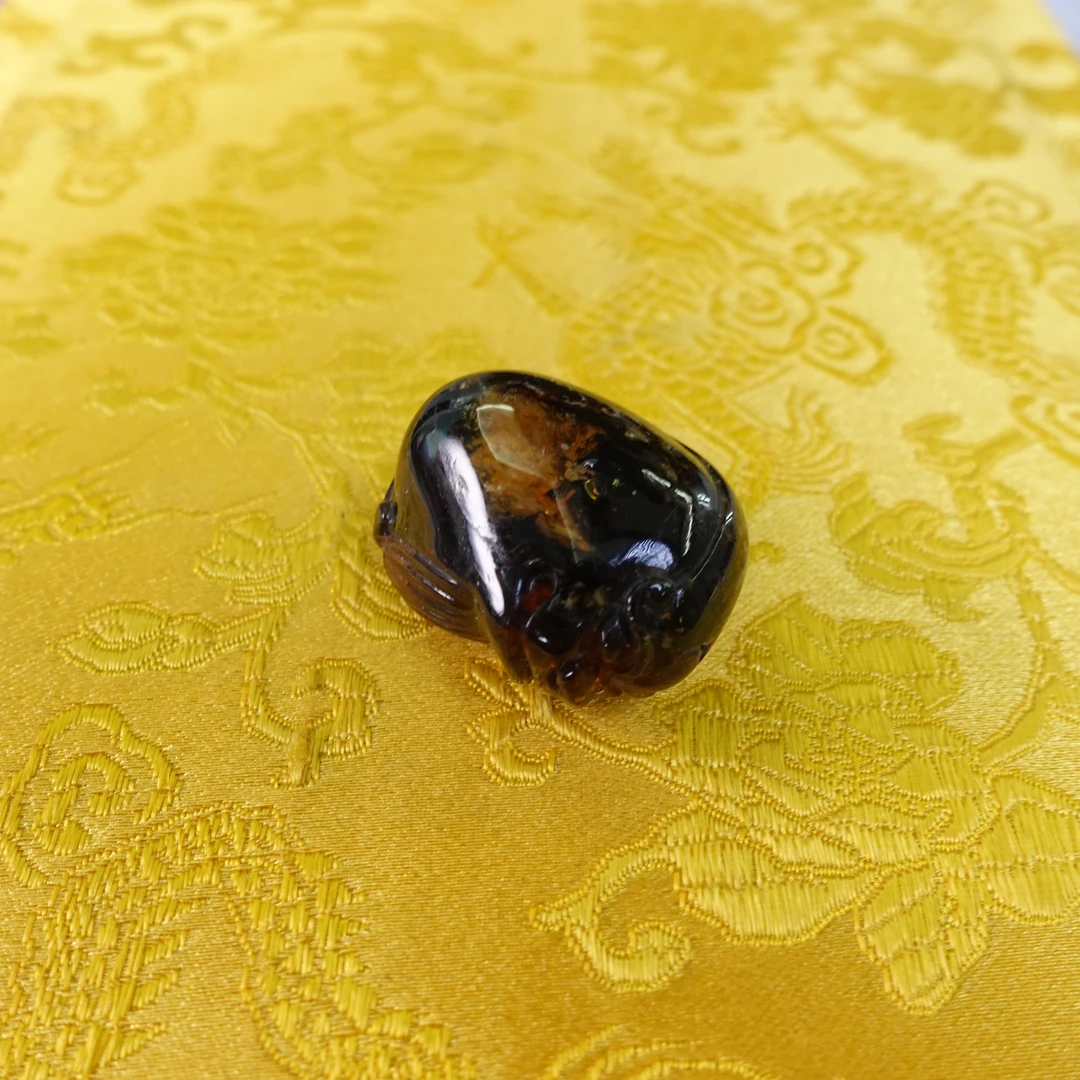 琥珀螭虎小坠 P190