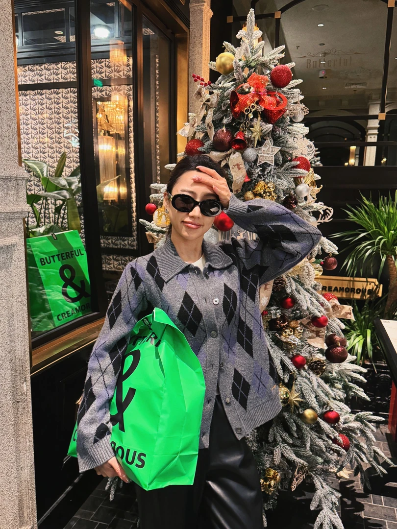 Madge Margaret 25SS复古巴黎灰菱格纹慵懒开衫