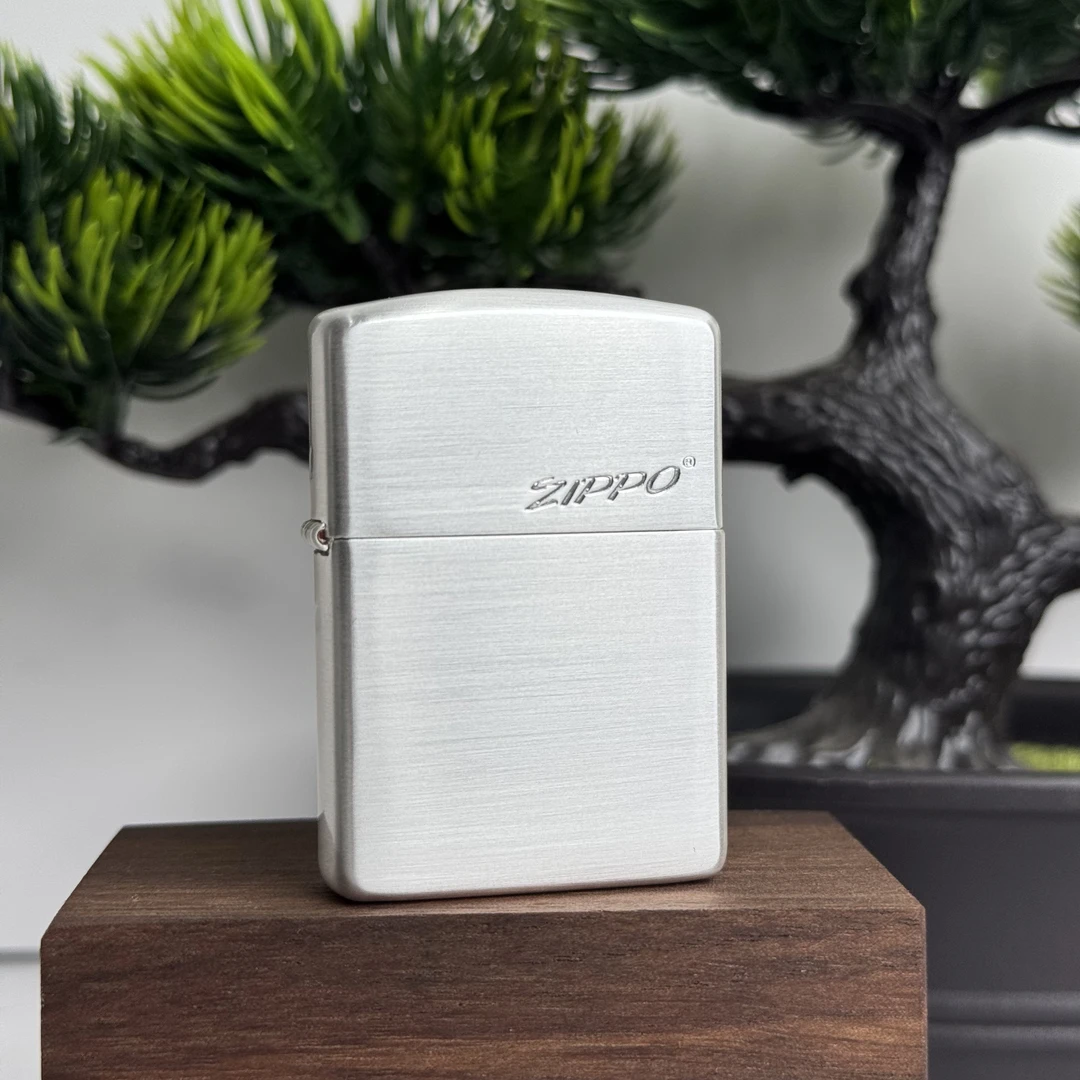 ZIPPO打火机  包银zippo标志 煤油打火机 DYJ1