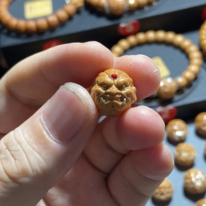 猴头核桃把件獠牙