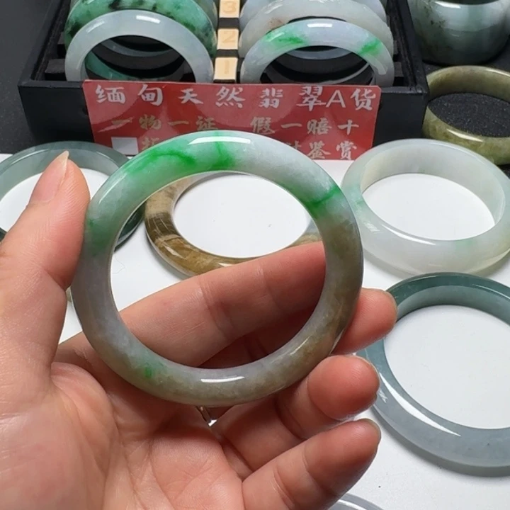 翡翠未镶嵌颈饰缅甸天然翡翠手镯A货50圆条微瑕