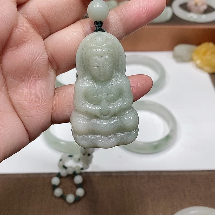 石英质玉颈饰未镶嵌