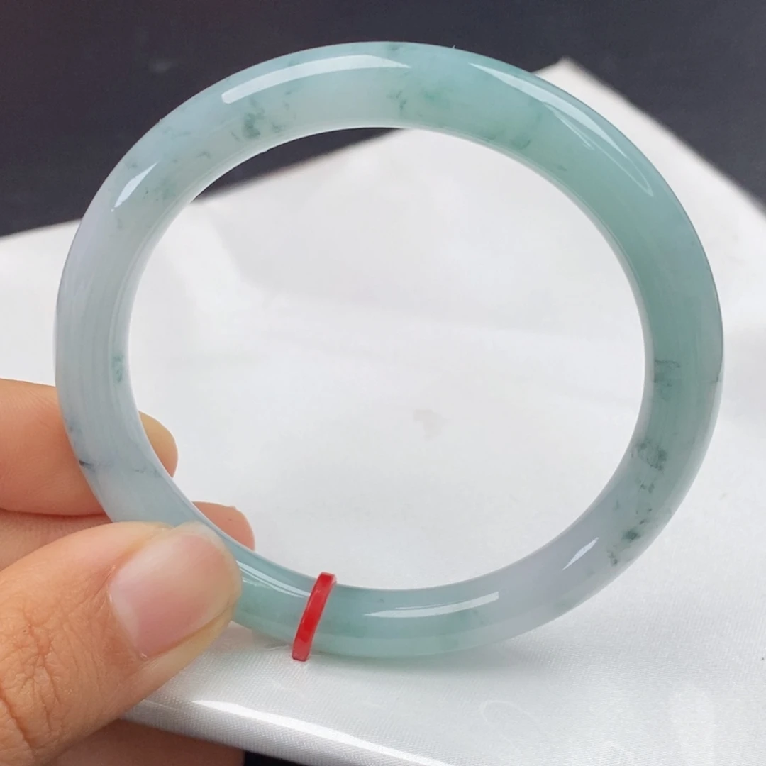 翡翠手镯（圆镯）未镶嵌