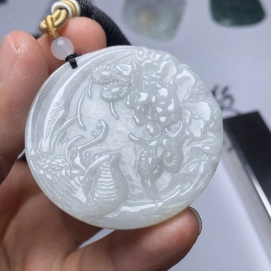 翡翠未镶嵌颈饰翡翠