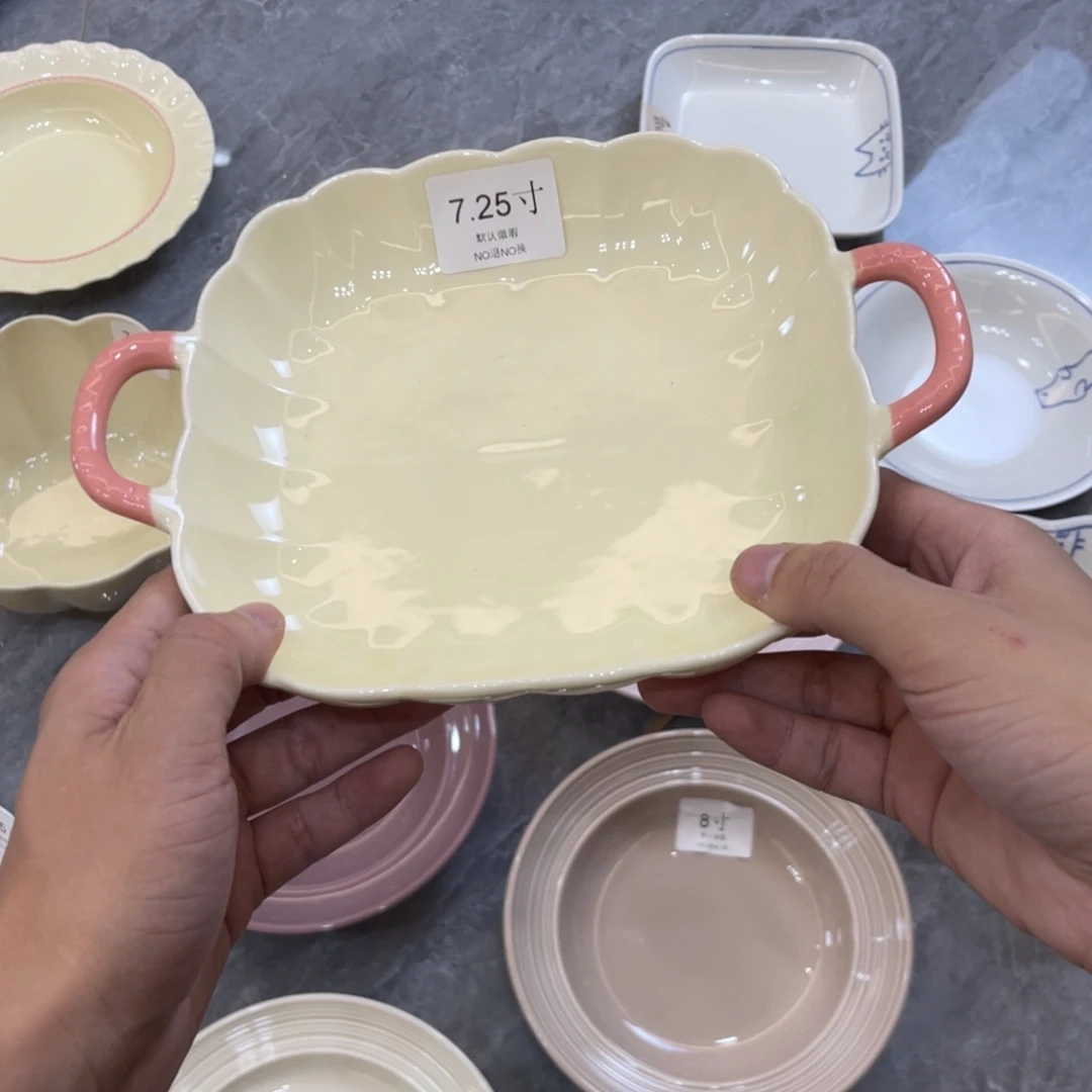 陶瓷微瑕餐具介意勿拍，满18飞！