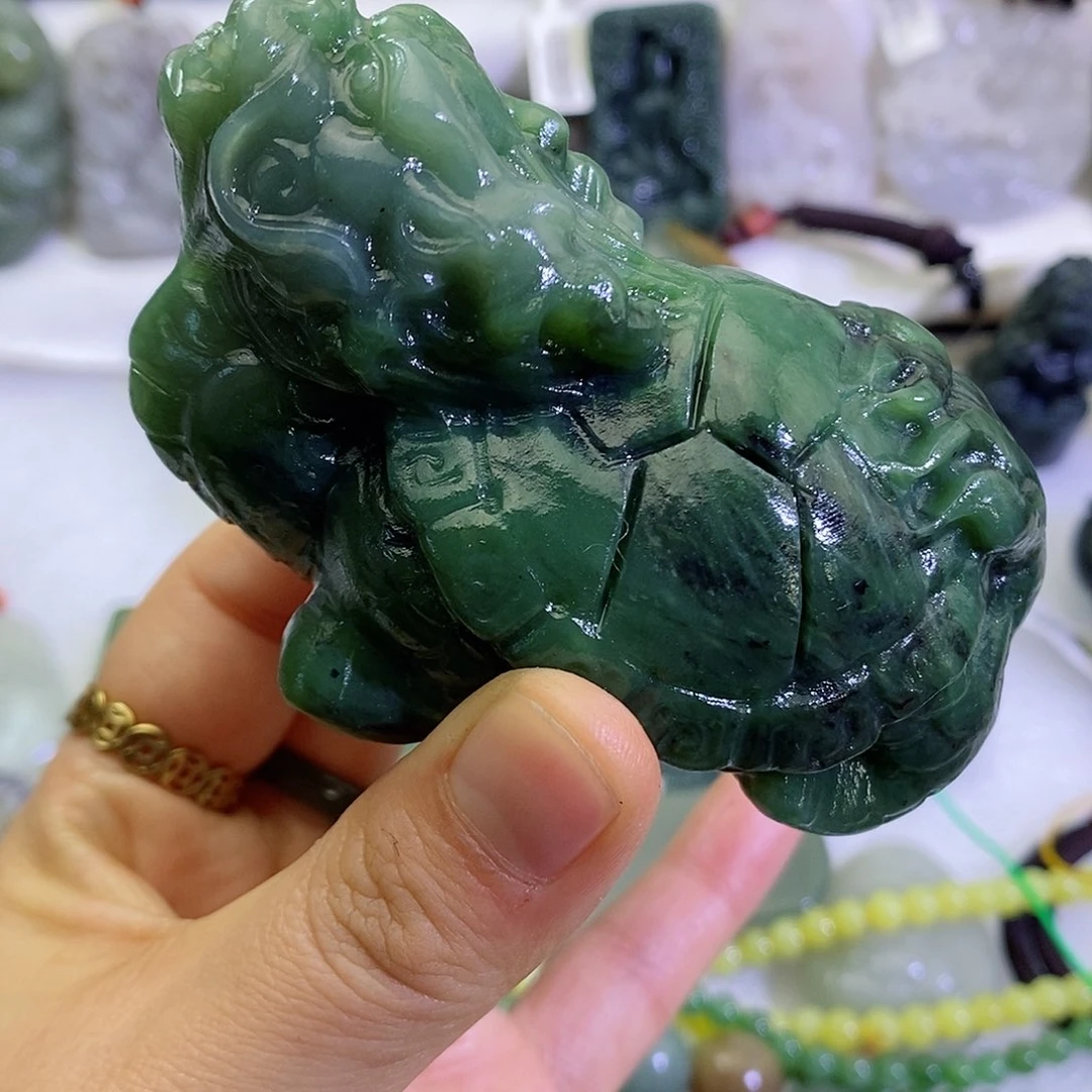 和田玉（糖玉）颈饰足铂镶嵌