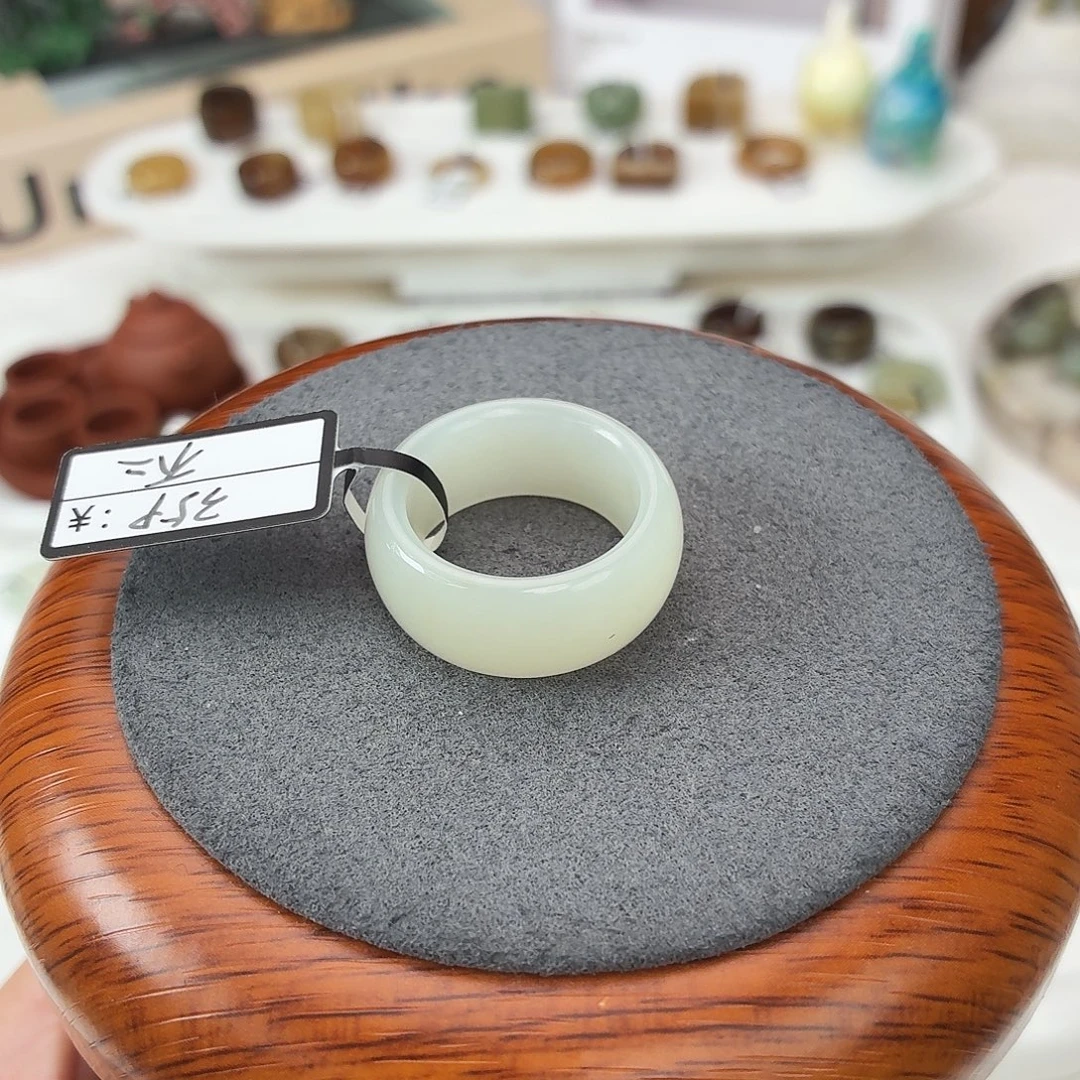 未镶嵌戒圈和田玉F123奶白轮胎19.5不退换