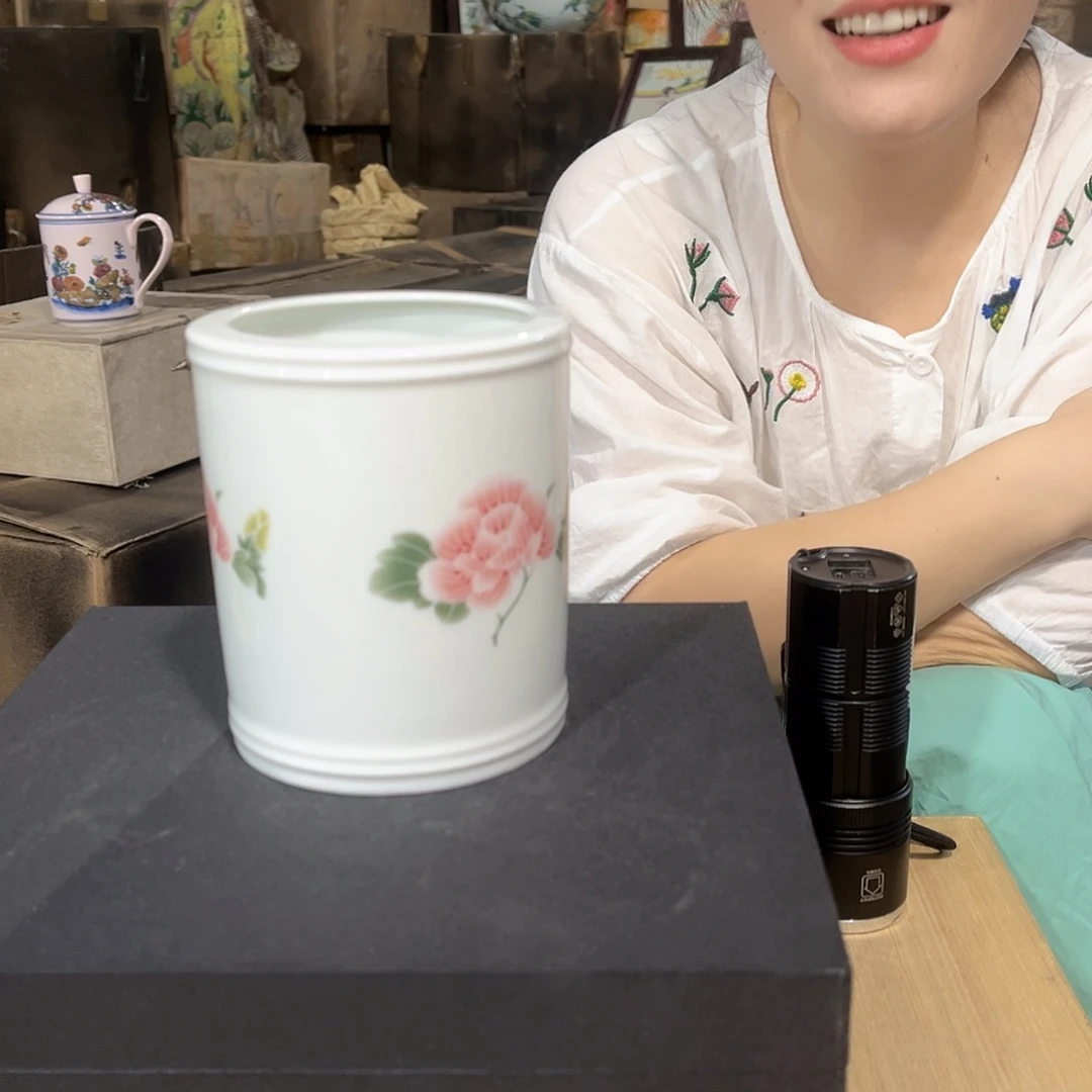 摆件//////景德镇陶瓷瓷器。笔筒。