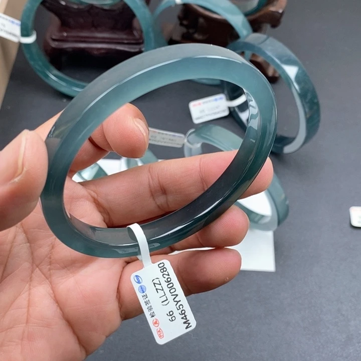 翡翠手镯未镶嵌?***?翡翠手镯A货