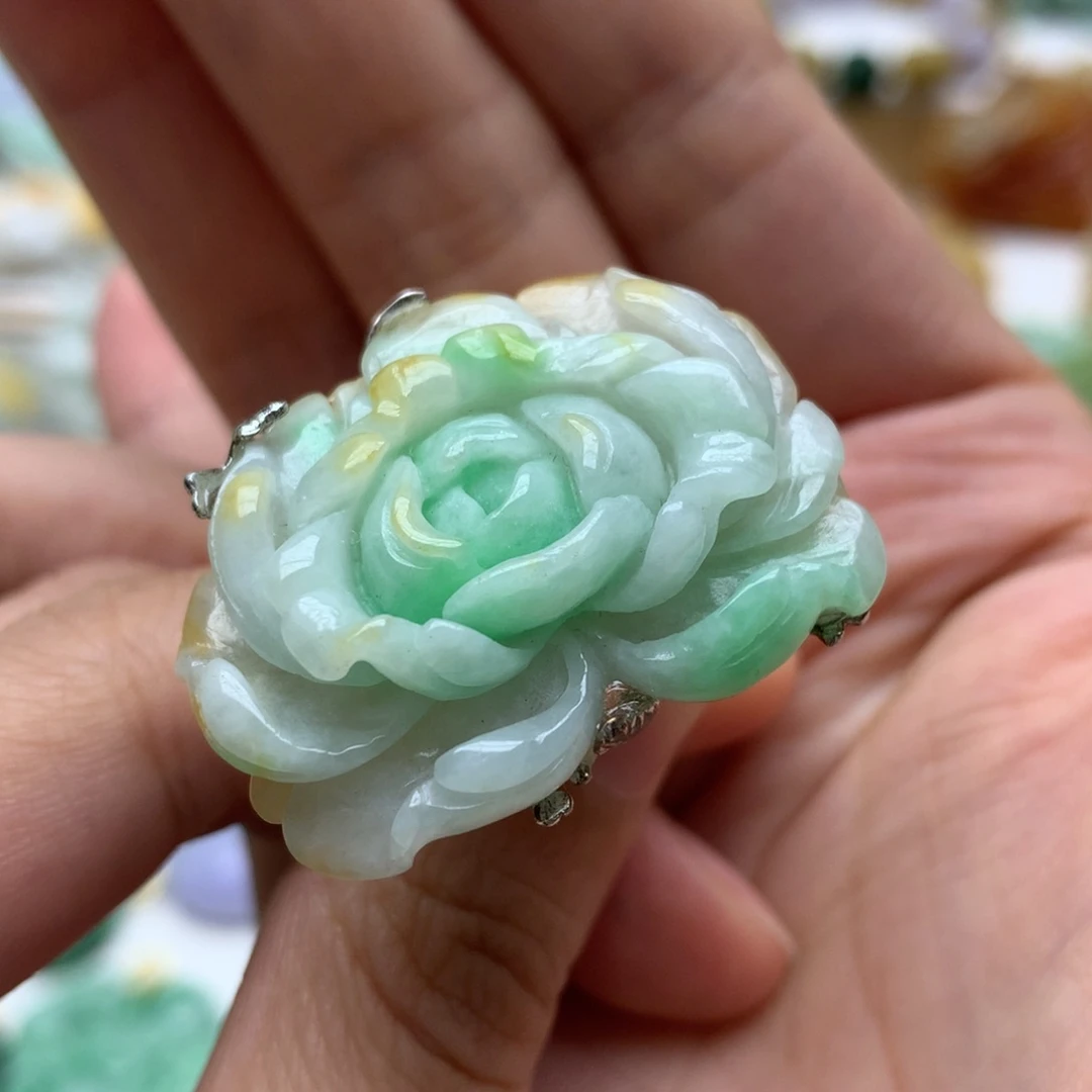翡翠未镶嵌颈饰翡翠