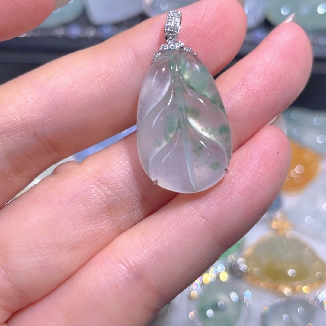 颈饰18K金镶嵌翡翠翡翠