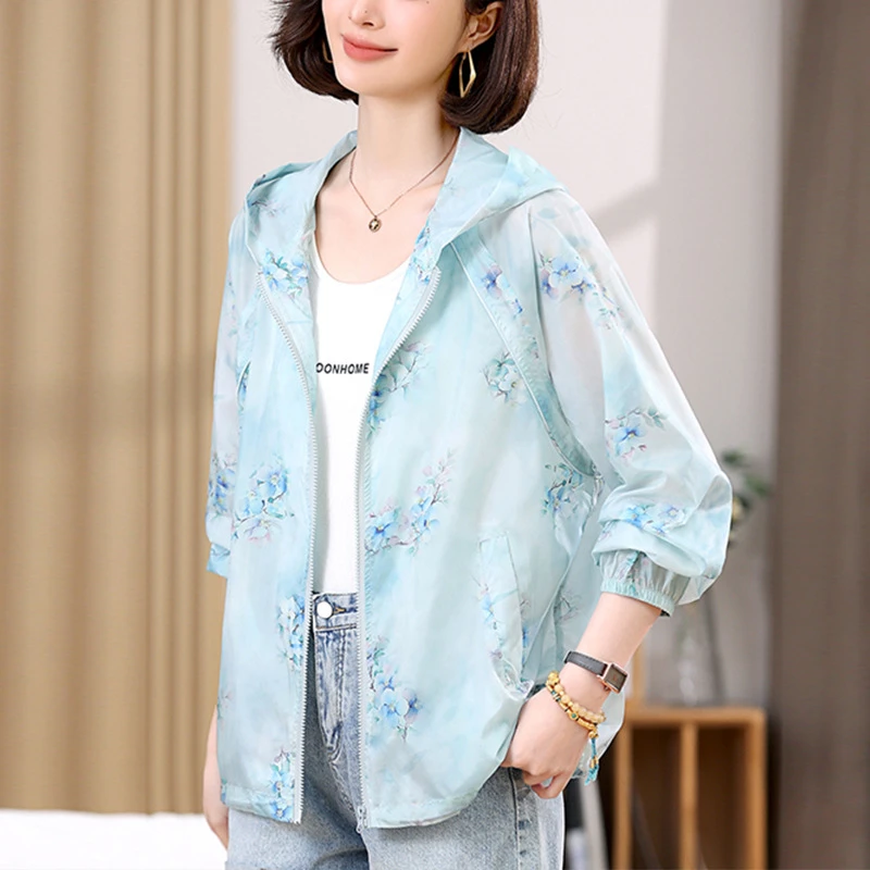 百搭轻薄防晒衣女外套2025夏新款休闲连帽印花妈妈薄款透气防晒服