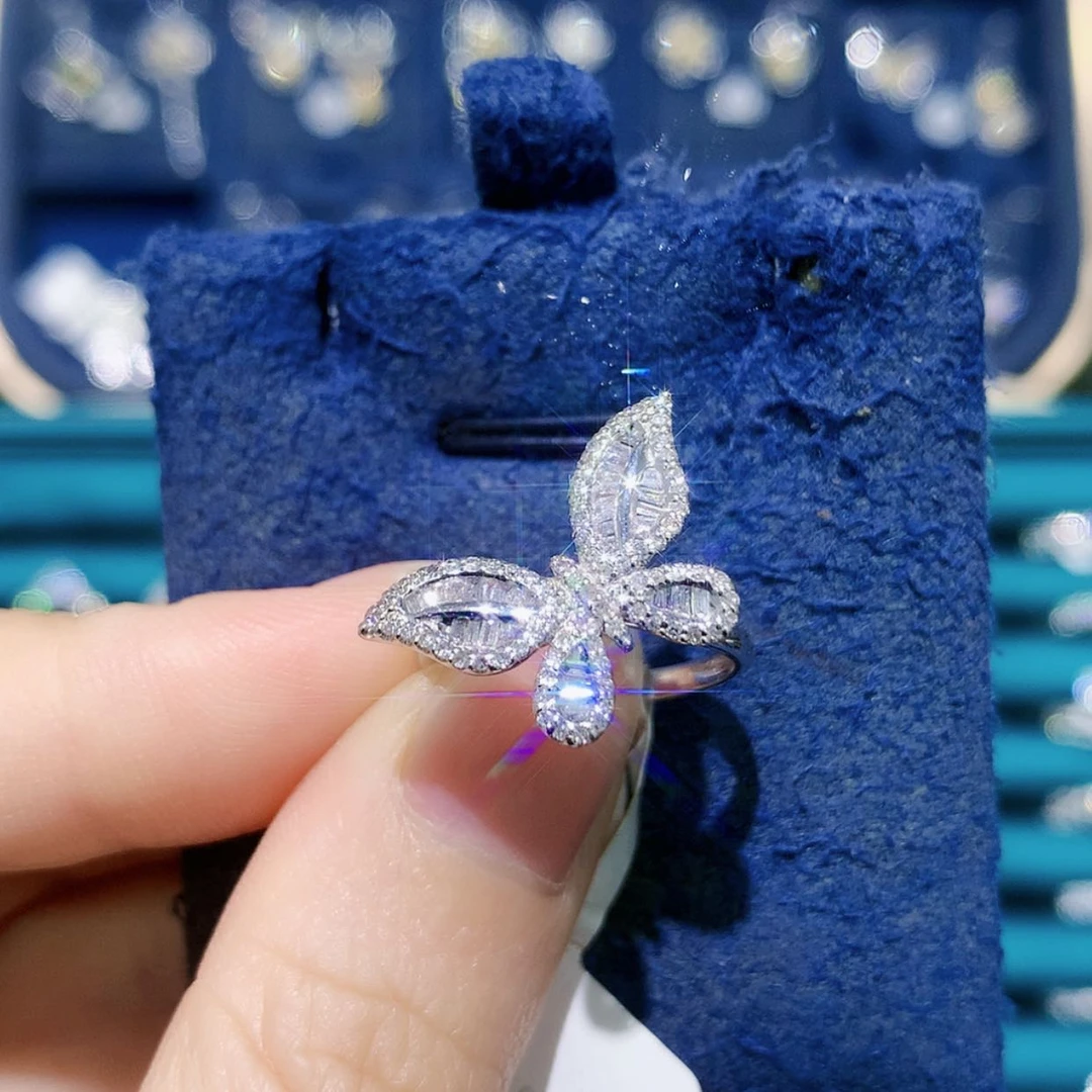 【闪购商品】戒托18K金镶嵌钻石满钻蝴蝶戒指