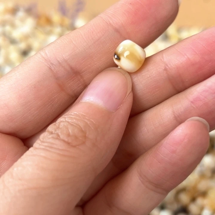 裸石蜜蜡未镶嵌8.6mm一个