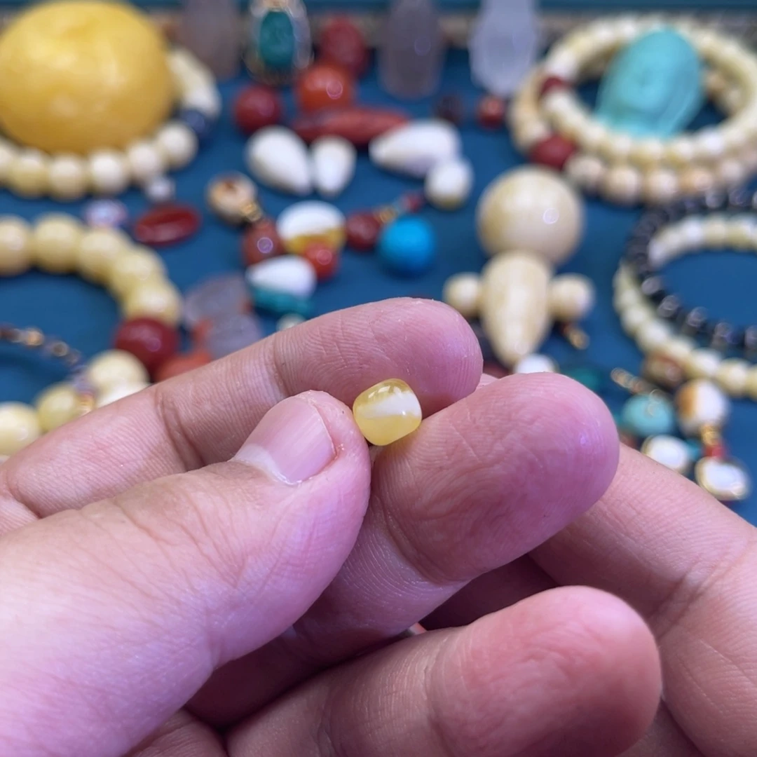 琥珀未镶嵌珠宝奇石7