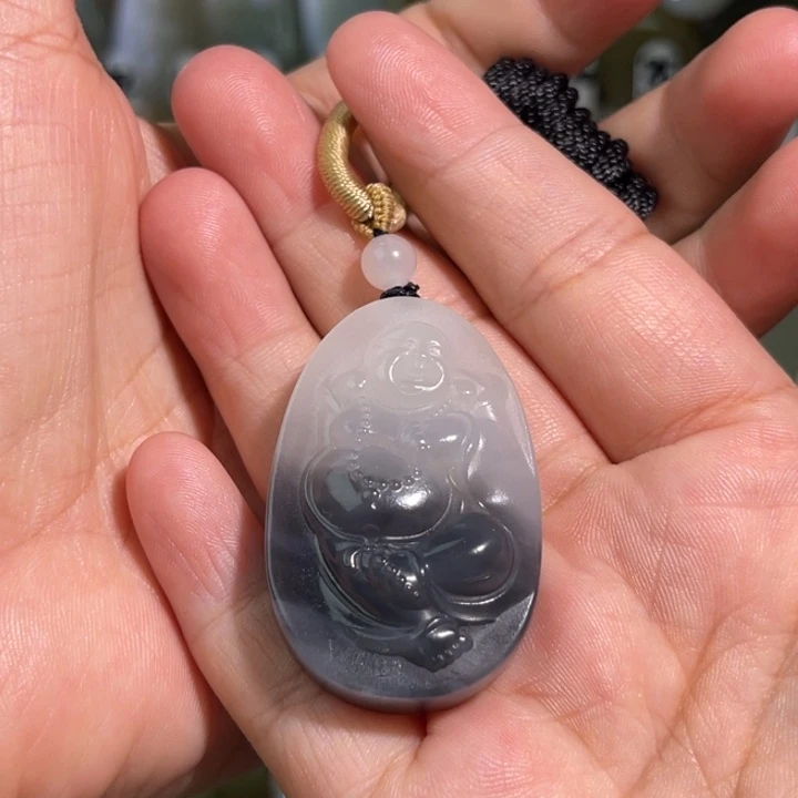 桂***寶和田玉未镶嵌颈饰