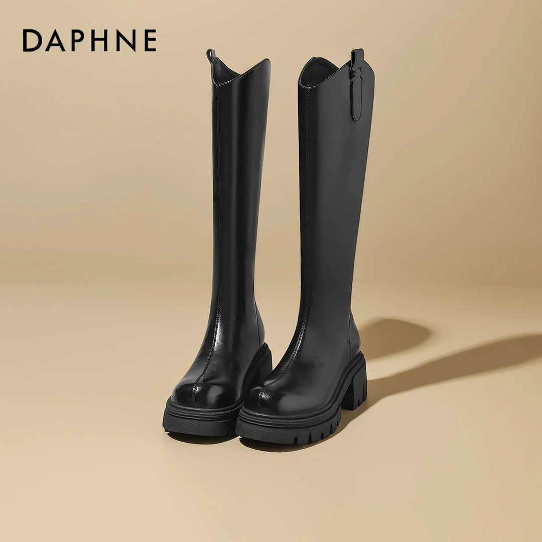 达芙妮2025秋季新款厚底长筒靴粗跟高筒英伦风骑士靴不过膝时装靴