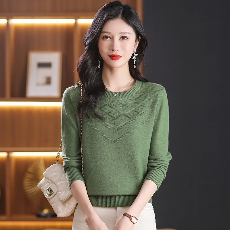 新年早春新款长袖针织衫秋季宽松圆领女士毛衣洋气时尚中年妈妈装