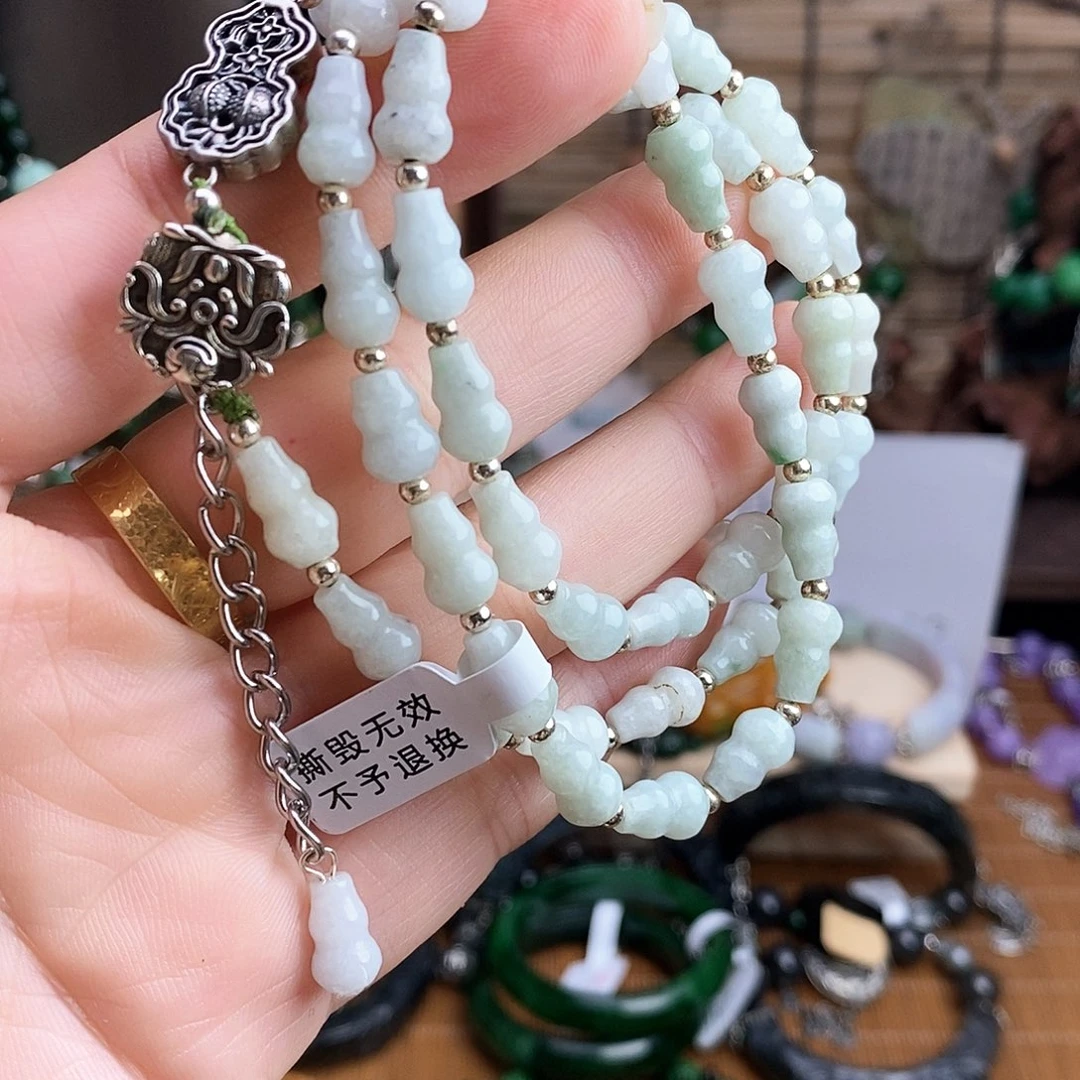 翡翠未镶嵌颈饰99