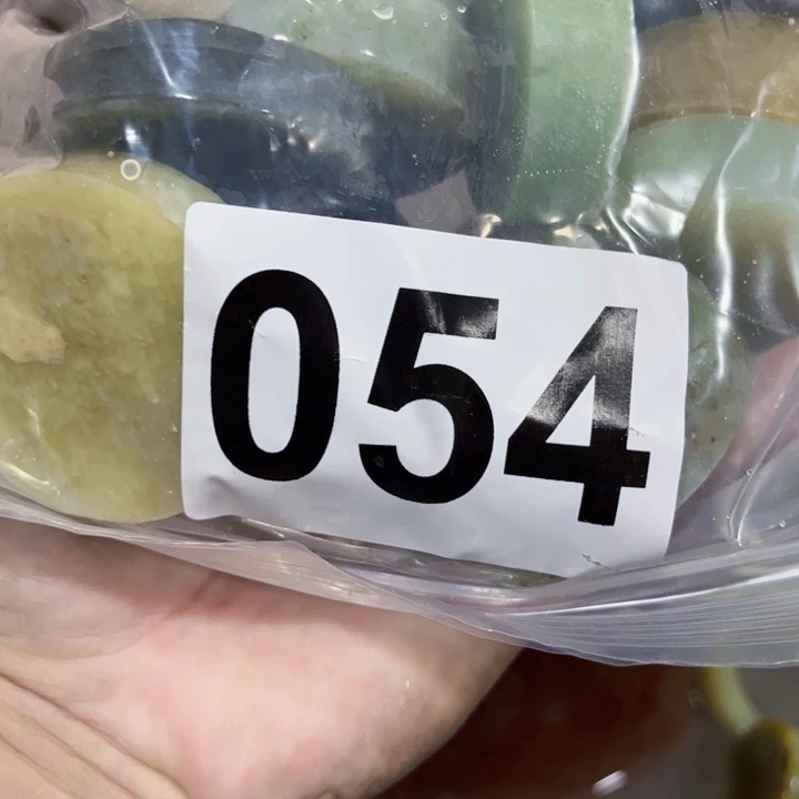 未镶嵌蛇纹石玉珠宝半成品