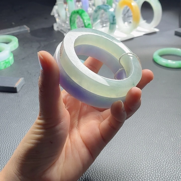 定制翡翠未镶嵌翡翠手镯