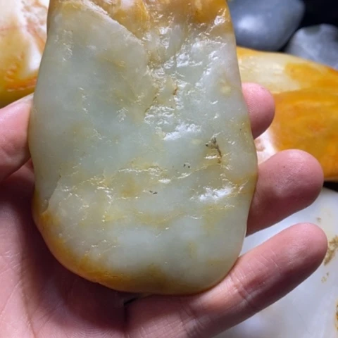 未镶嵌和田玉（糖玉）挂件