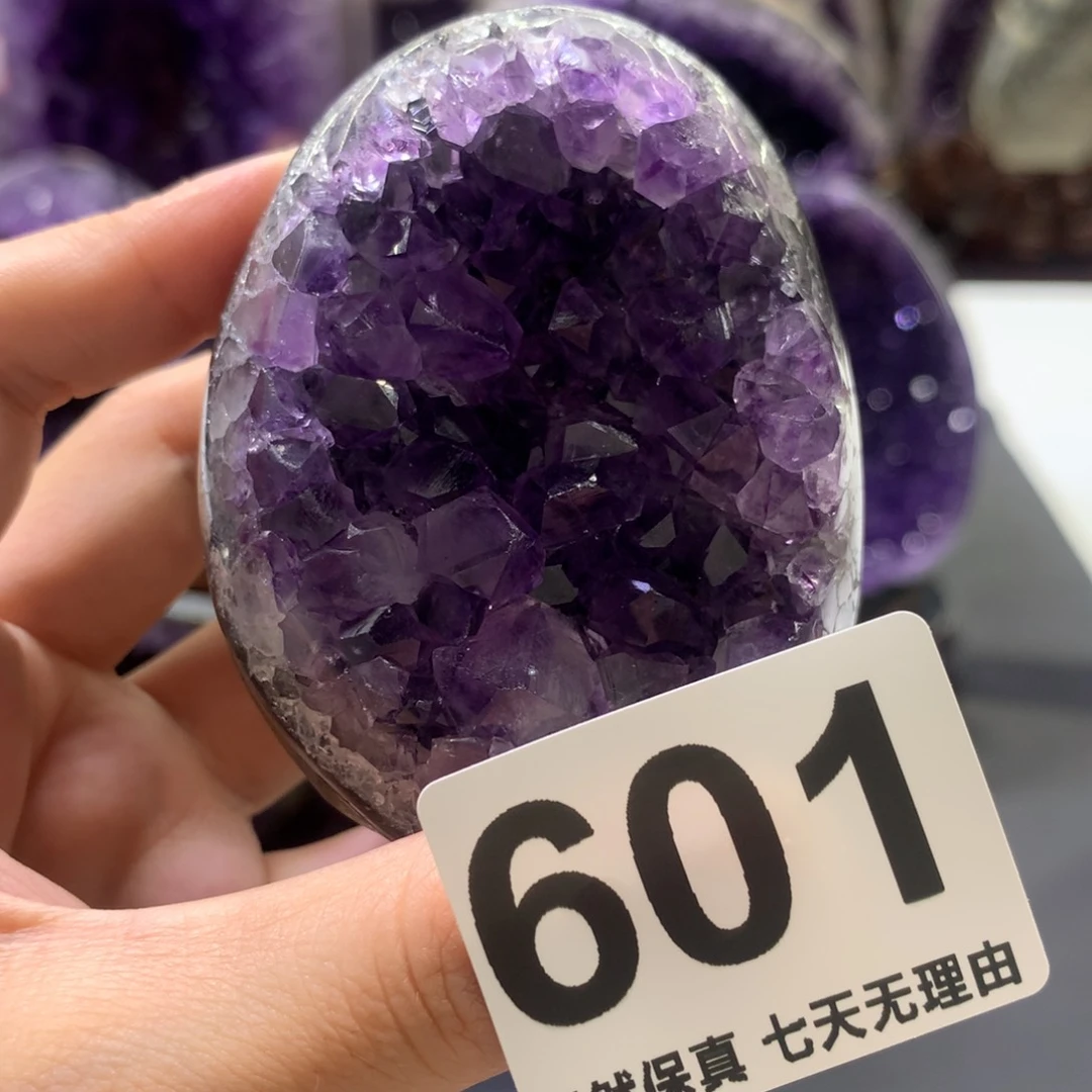 未镶嵌水晶大型摆件（非配饰）