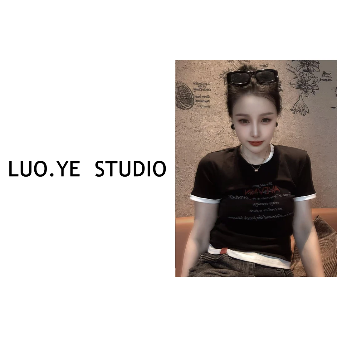 罗爷 · 【春末微甜】假两件领口拼色拼接短袖T恤欧货短袖上衣女时尚