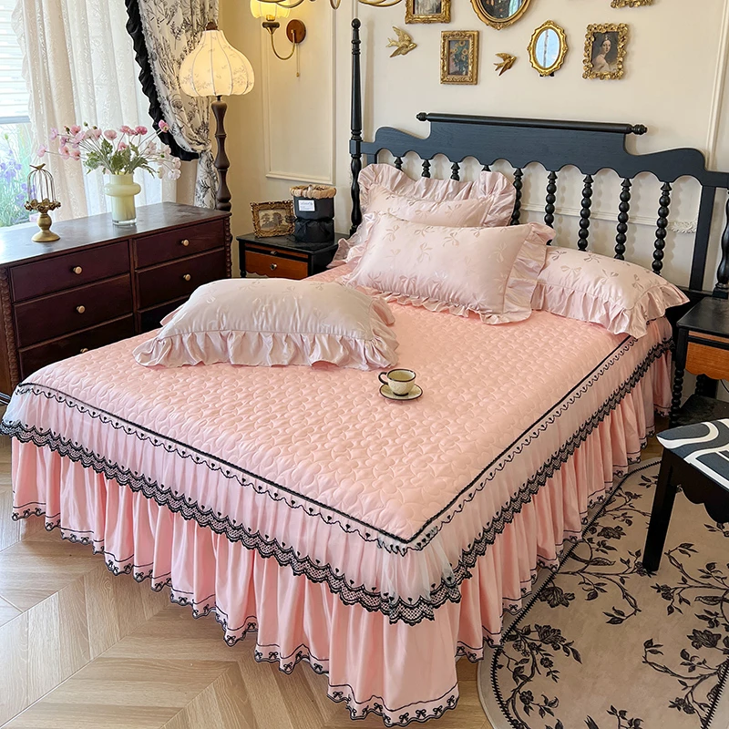 2025新款绣花公主风双人被套单件夹棉蕾丝床裙加厚床罩枕套三件套