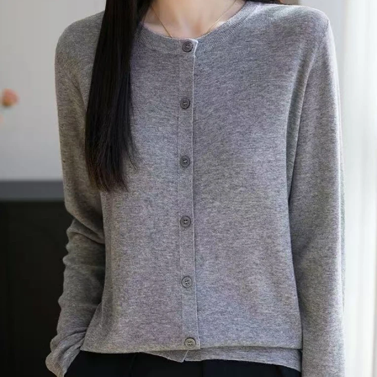 女士圆领水溶羊毛抽条开衫